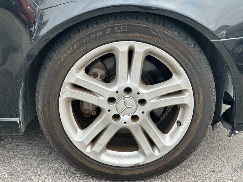 2005 Mercedes-Benz E-Class Image 22