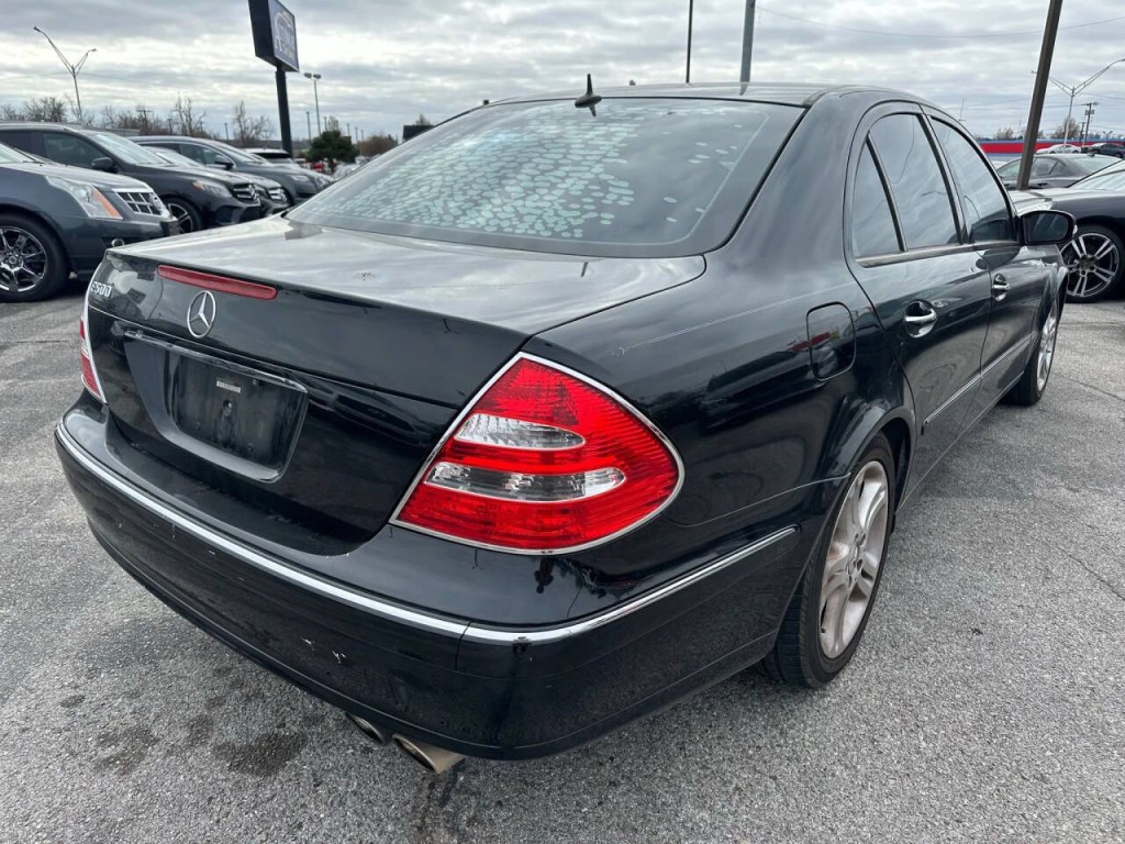 2005 Mercedes-Benz E-Class Image 30