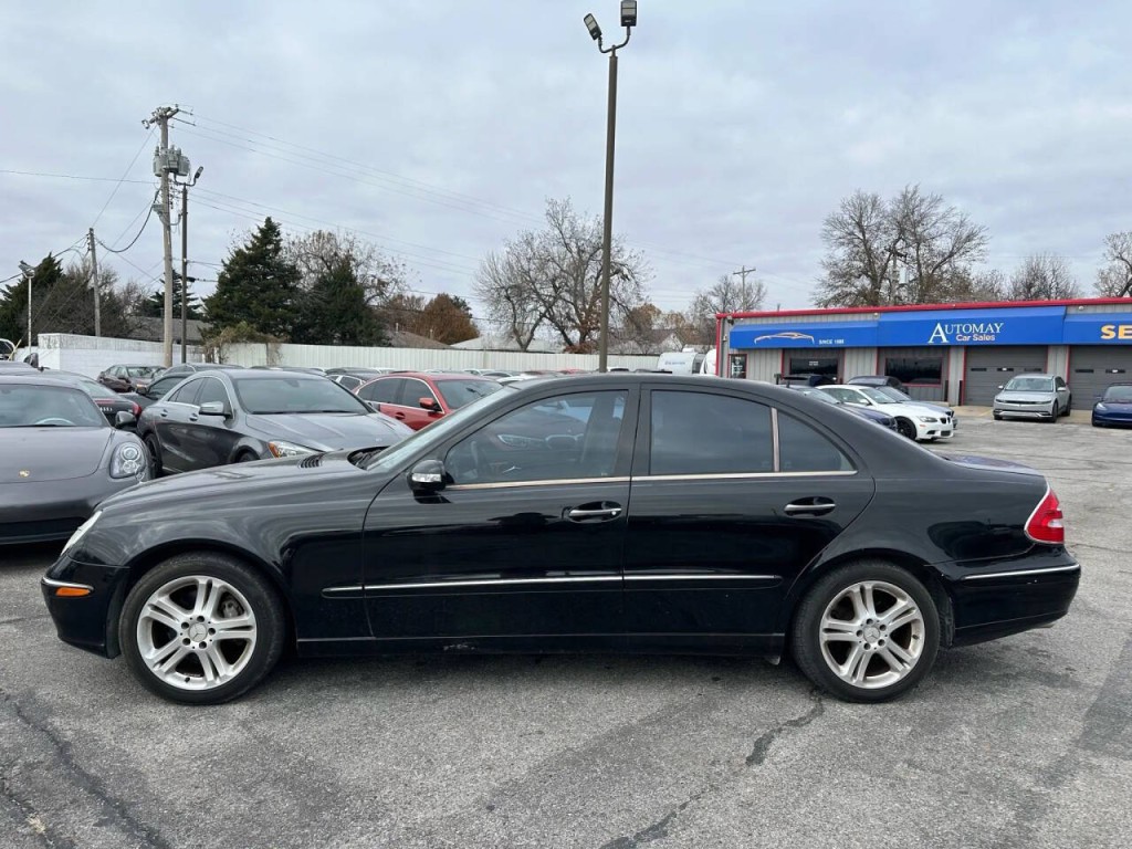 2005 Mercedes-Benz E-Class Image 33