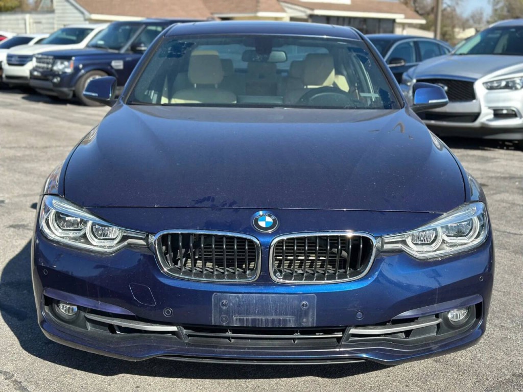 2017 BMW 3 Series Image 3