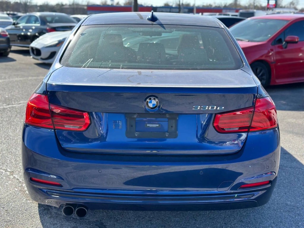 2017 BMW 3 Series Image 7