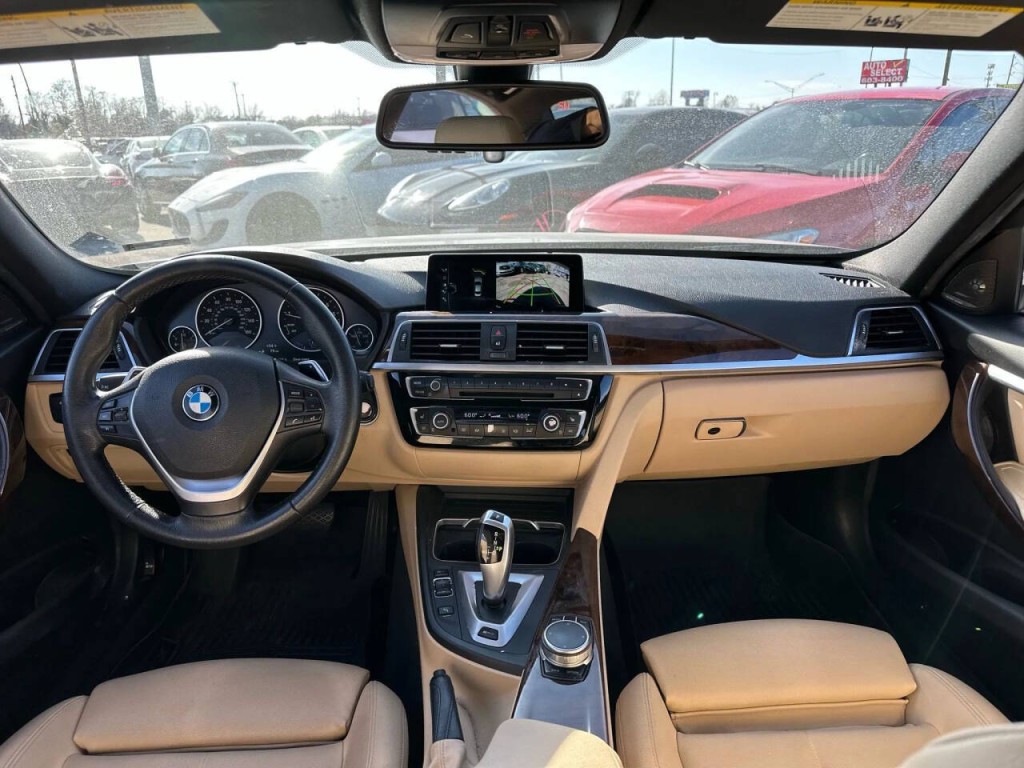 2017 BMW 3 Series Image 13