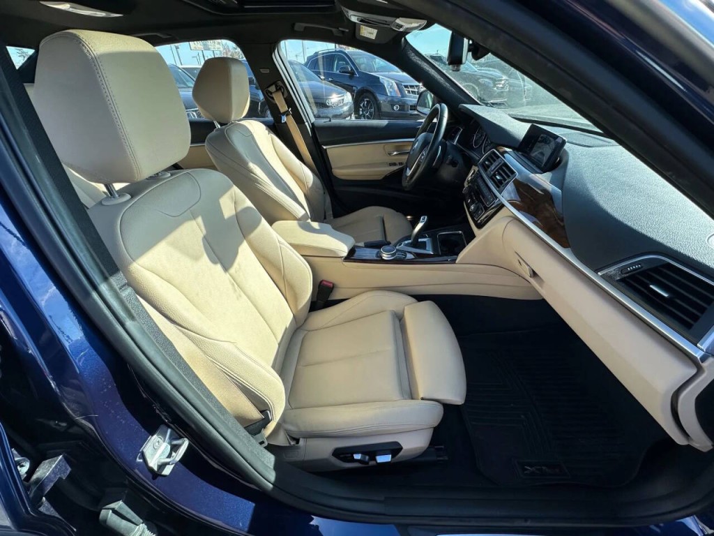 2017 BMW 3 Series Image 15