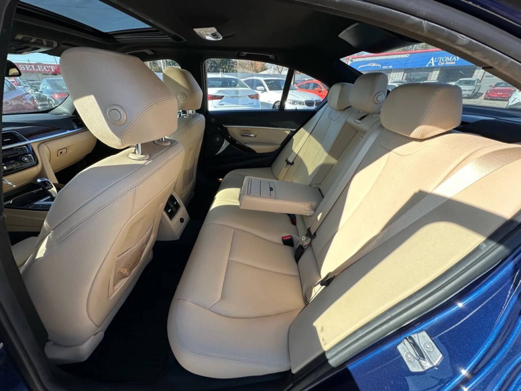 2017 BMW 3 Series Image 19
