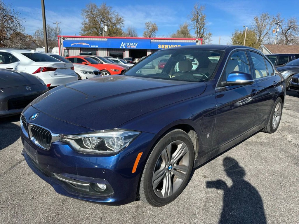 2017 BMW 3 Series Image 29