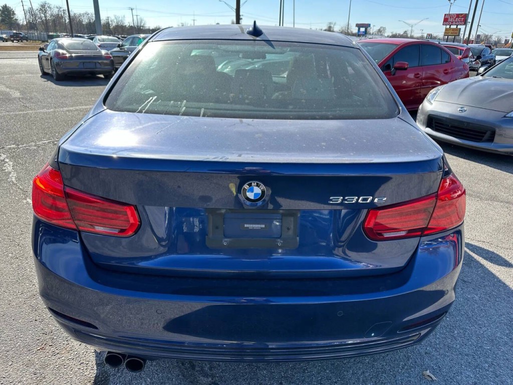 2017 BMW 3 Series Image 34