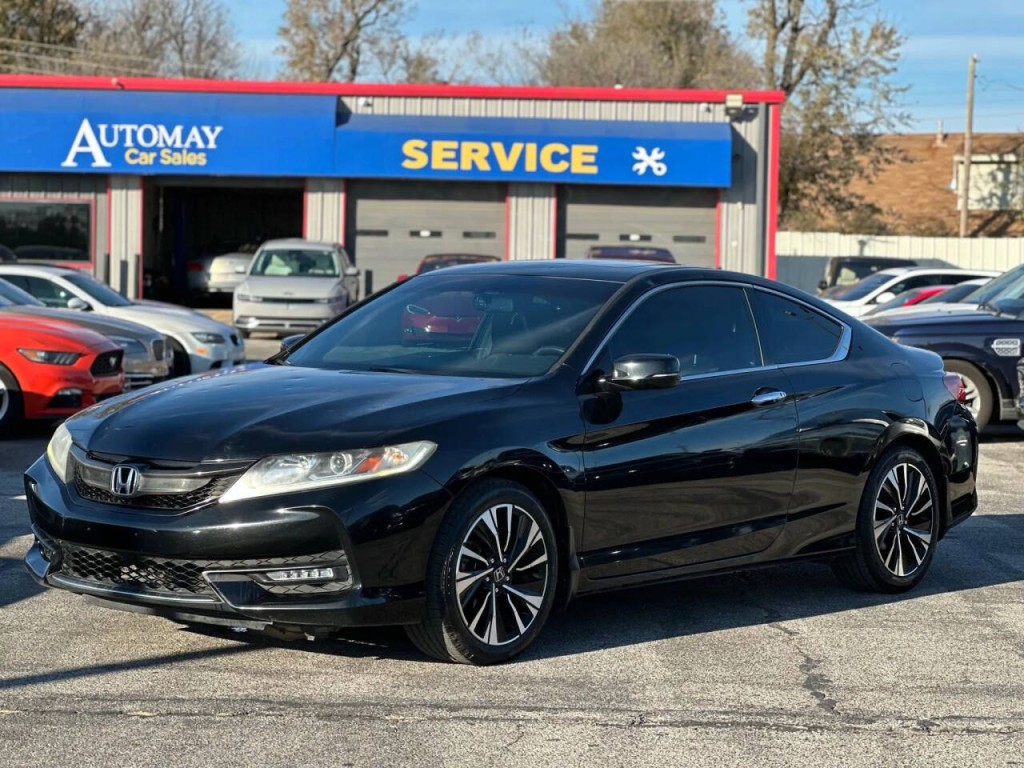 2017 Honda Accord Image 1