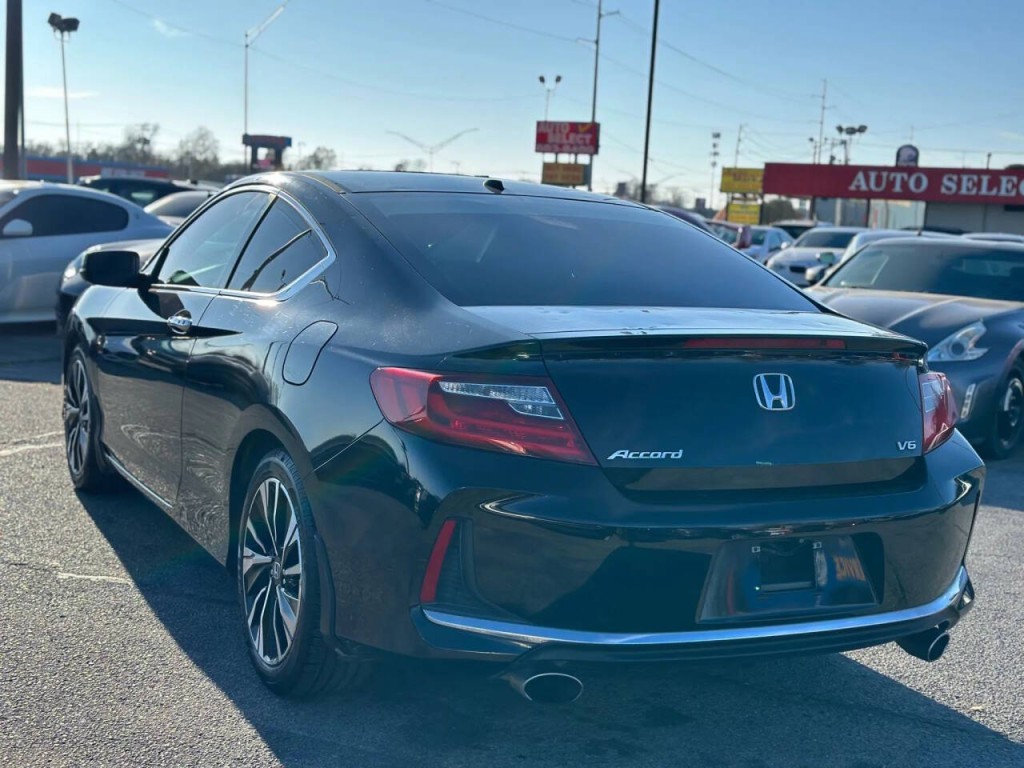 2017 Honda Accord Image 8
