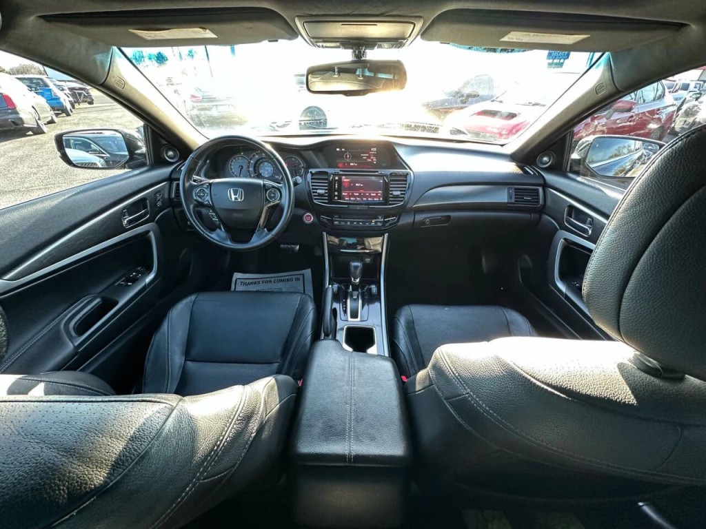 2017 Honda Accord Image 11