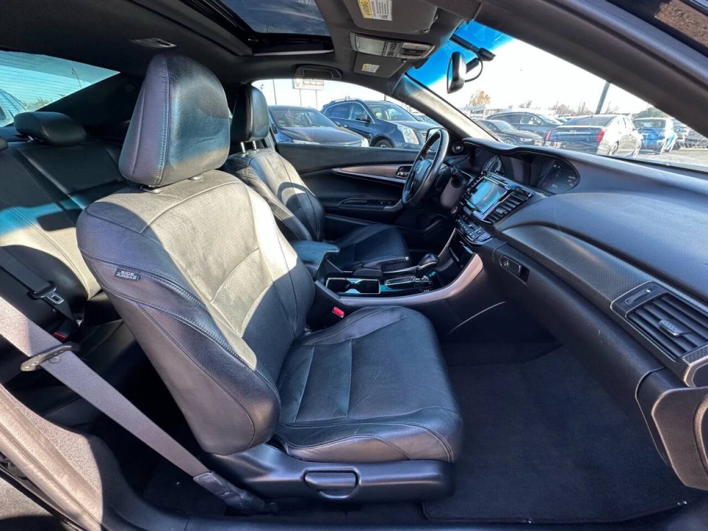 2017 Honda Accord Image 13