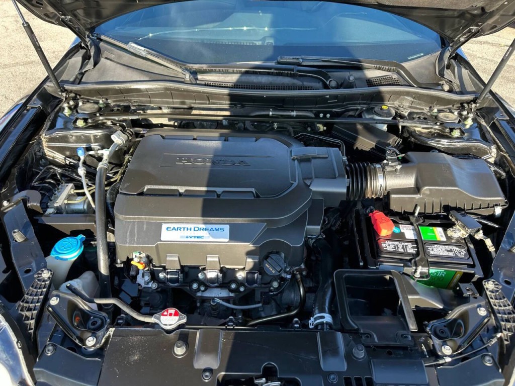 2017 Honda Accord Image 17