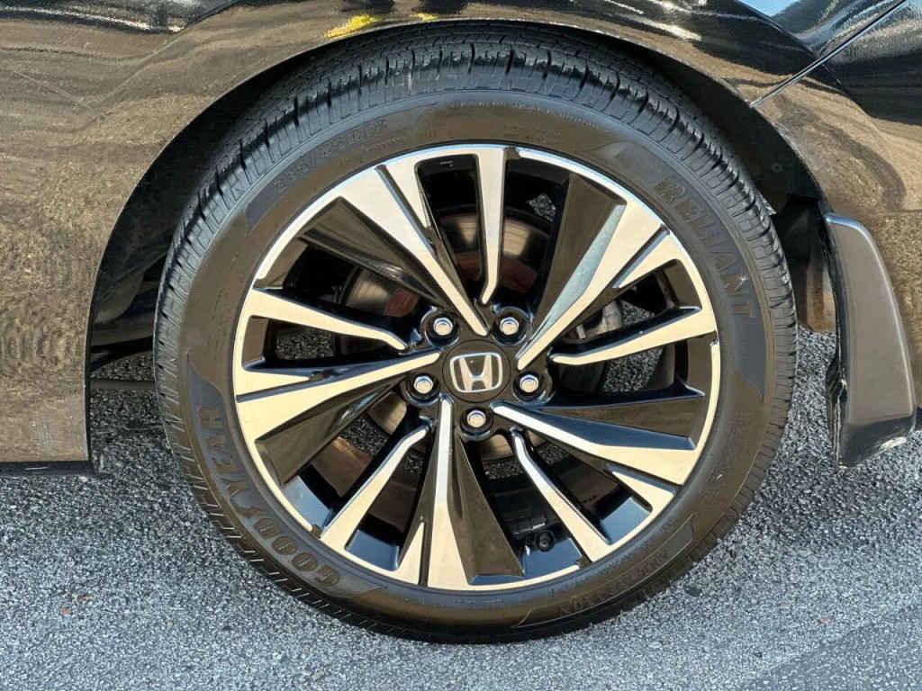 2017 Honda Accord Image 21