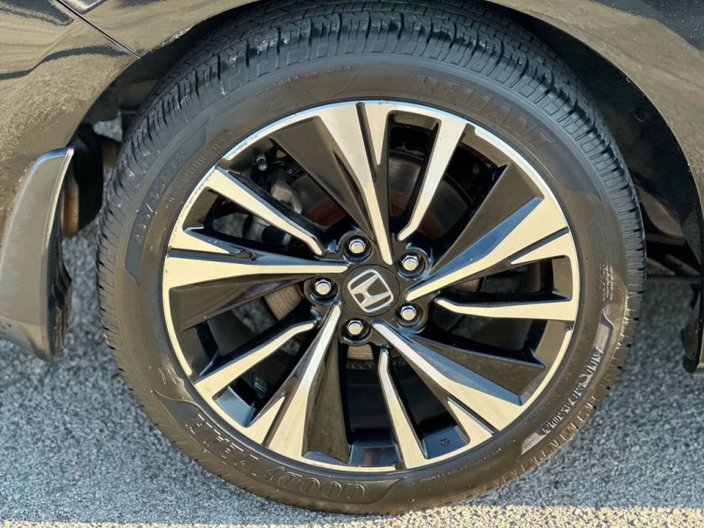 2017 Honda Accord Image 23