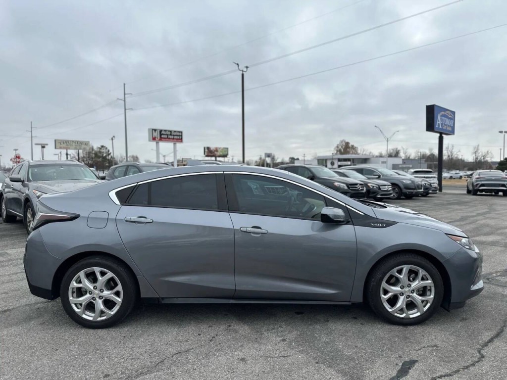 2018 Chevrolet Volt Image 5