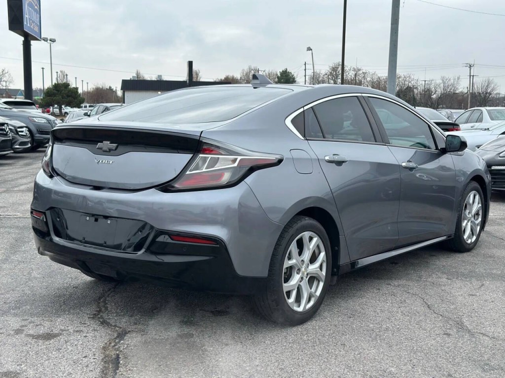 2018 Chevrolet Volt Image 6