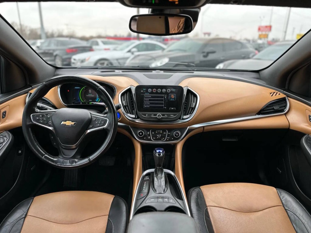 2018 Chevrolet Volt Image 12