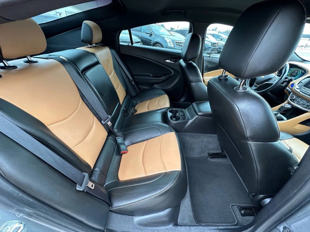 2018 Chevrolet Volt Image 14