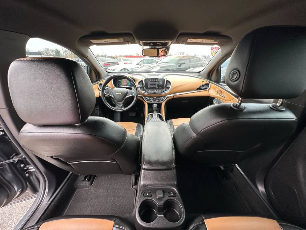 2018 Chevrolet Volt Image 15