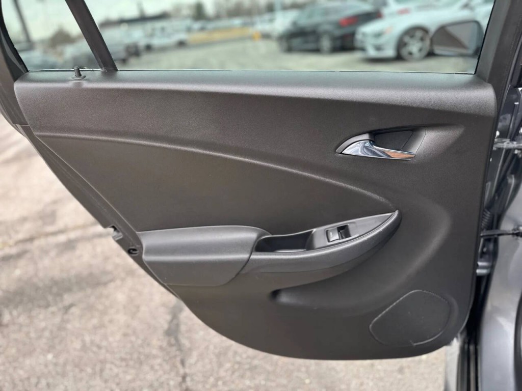 2018 Chevrolet Volt Image 20