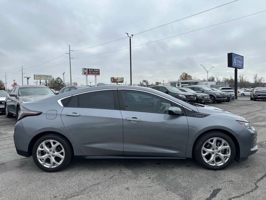 2018 Chevrolet Volt Image 30