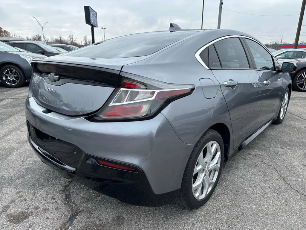 2018 Chevrolet Volt Image 31