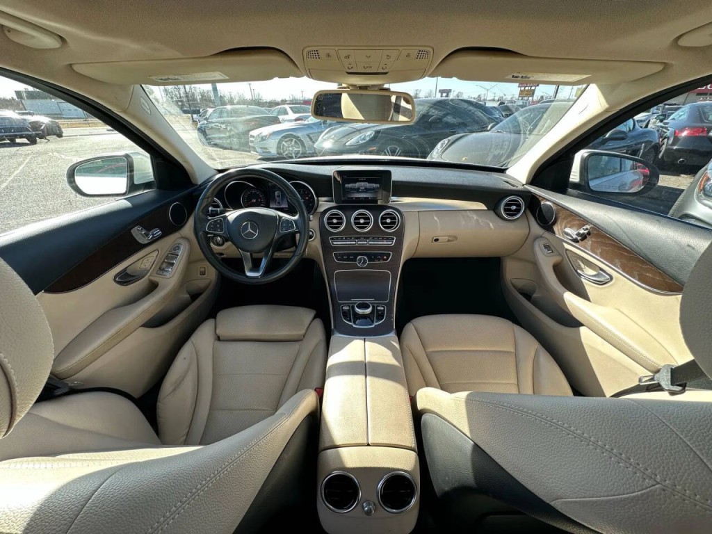 2018 Mercedes-Benz C-Class Image 2