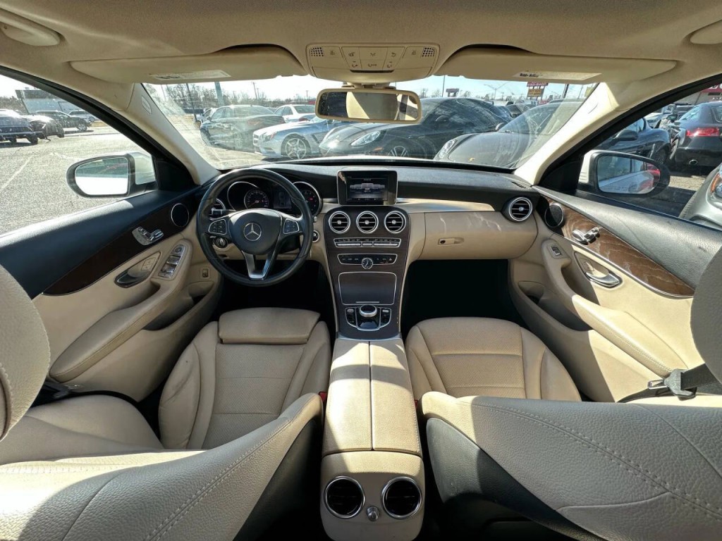 2018 Mercedes-Benz C-Class Image 11