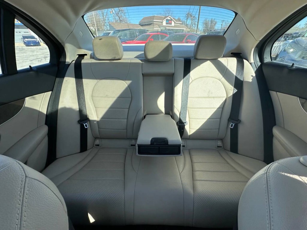 2018 Mercedes-Benz C-Class Image 16