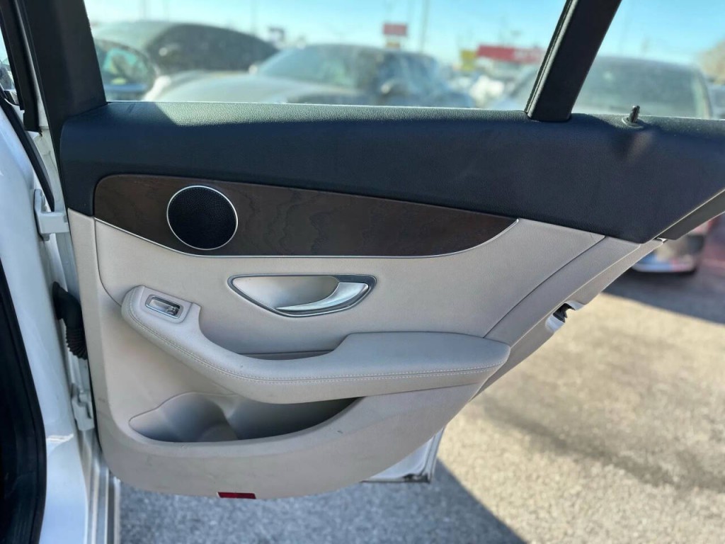 2018 Mercedes-Benz C-Class Image 22