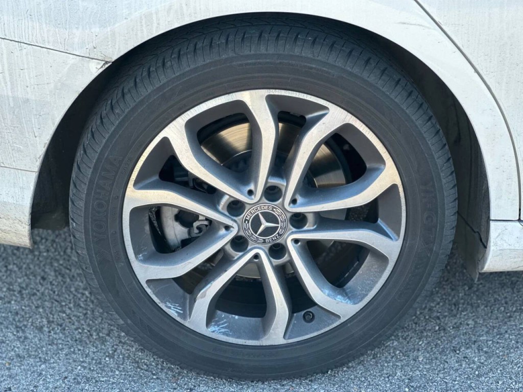 2018 Mercedes-Benz C-Class Image 23