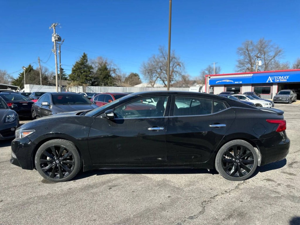 2017 Nissan Maxima Image 9