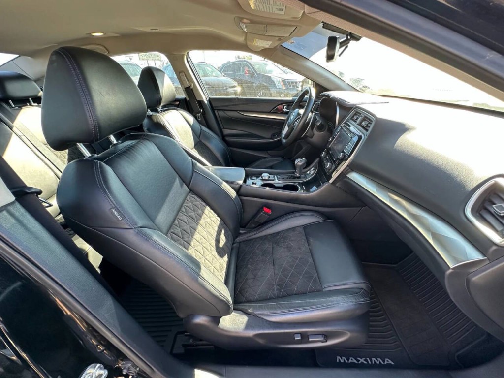 2017 Nissan Maxima Image 13