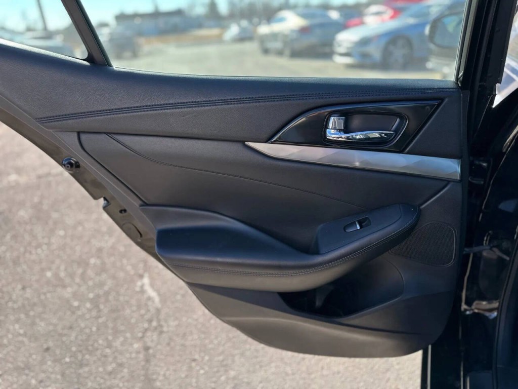 2017 Nissan Maxima Image 21