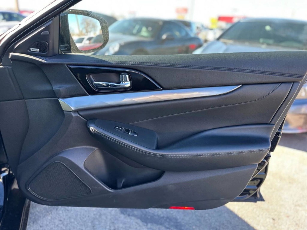 2017 Nissan Maxima Image 22