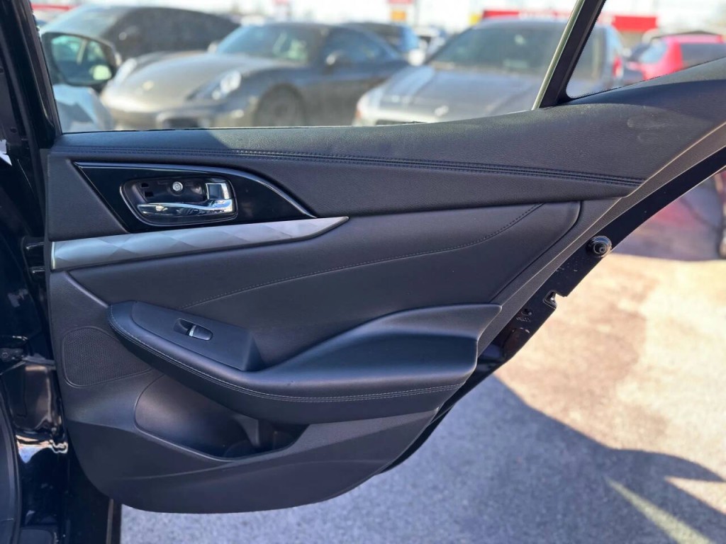 2017 Nissan Maxima Image 23