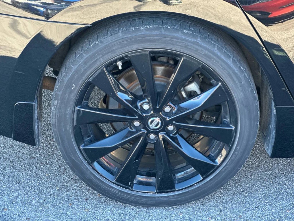 2017 Nissan Maxima Image 25