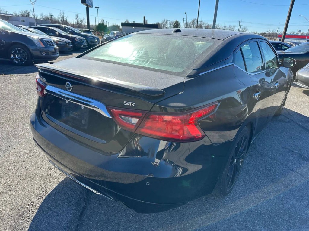 2017 Nissan Maxima Image 32