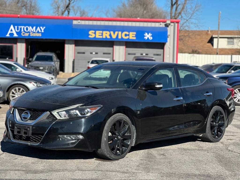 2017 Nissan Maxima Image 1