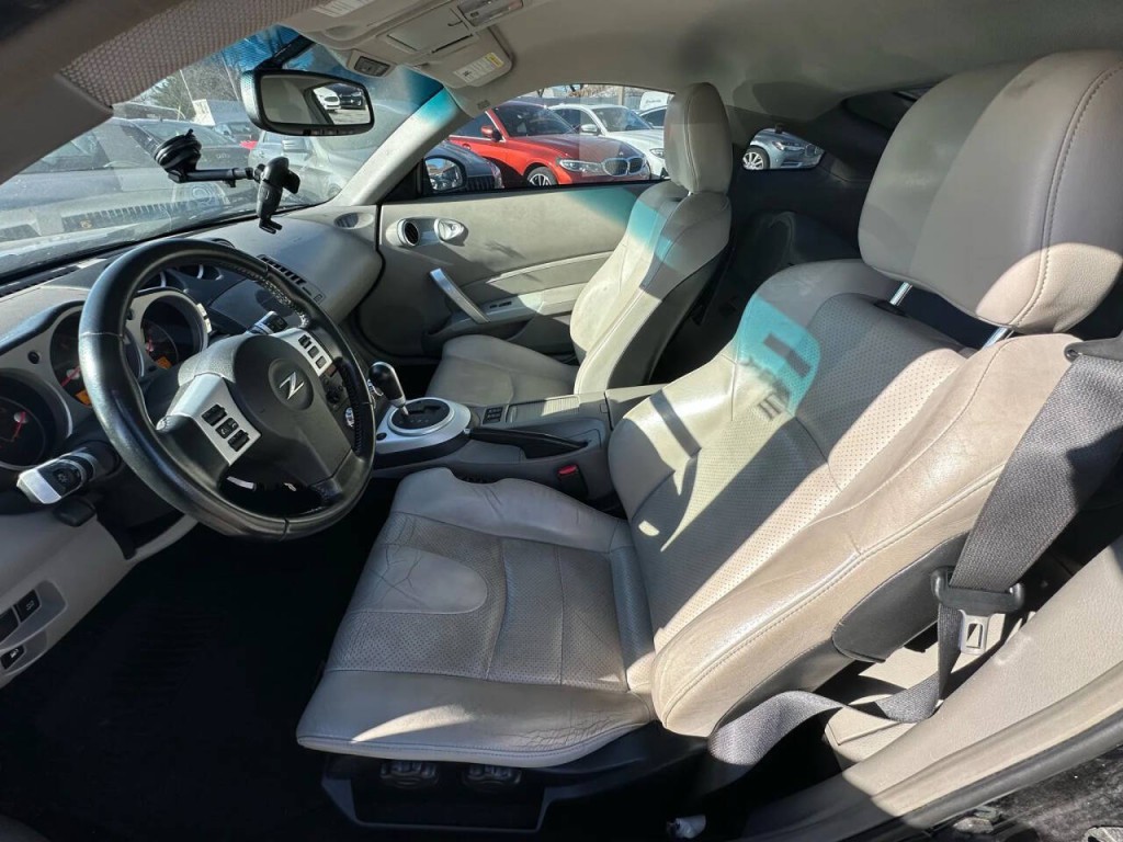 2007 Nissan 350Z Image 10