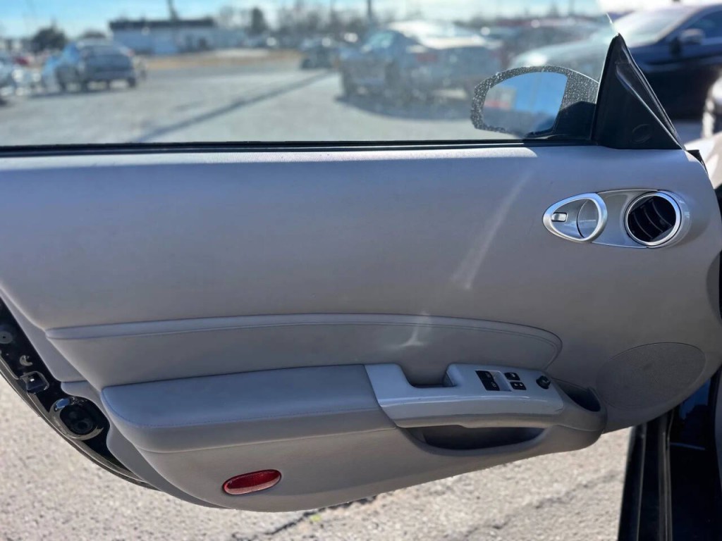 2007 Nissan 350Z Image 13