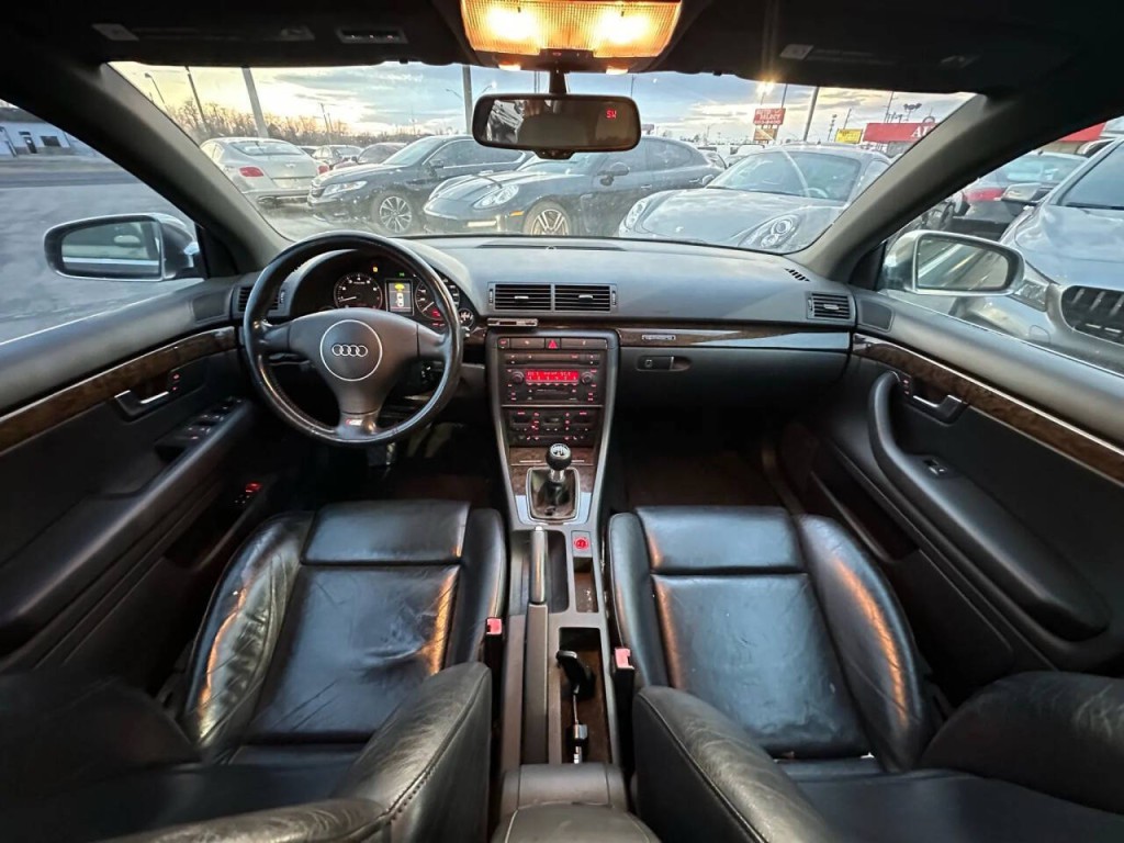 2004 Audi S4 Image 2