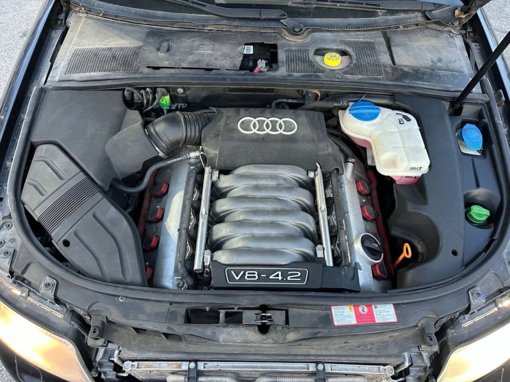 2004 Audi S4 Image 18