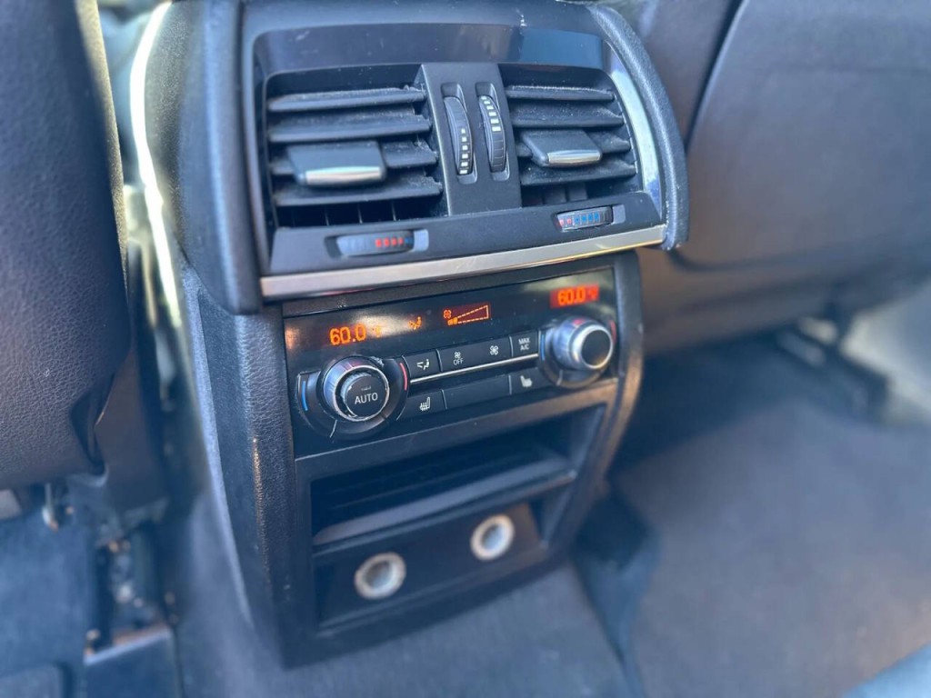 2015 BMW X6 Image 41