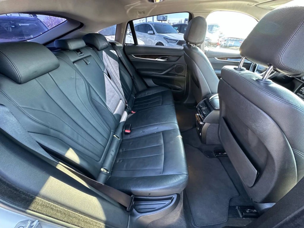 2015 BMW X6 Image 14