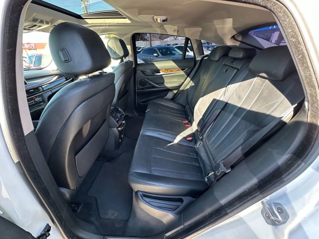 2015 BMW X6 Image 17