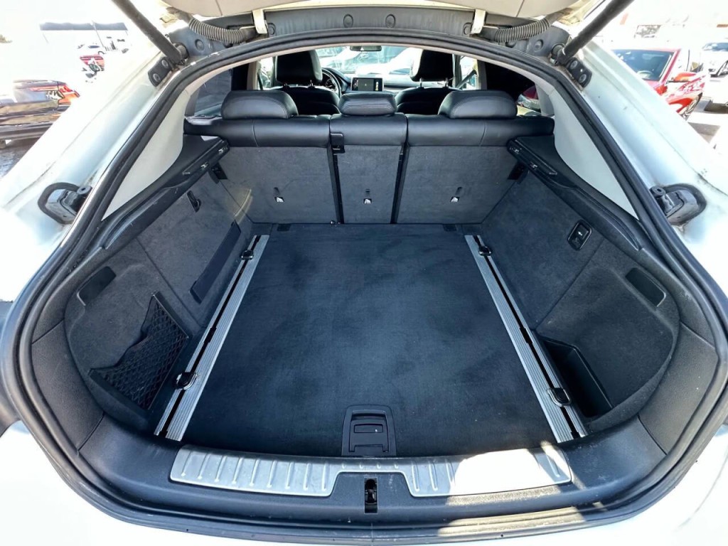 2015 BMW X6 Image 18