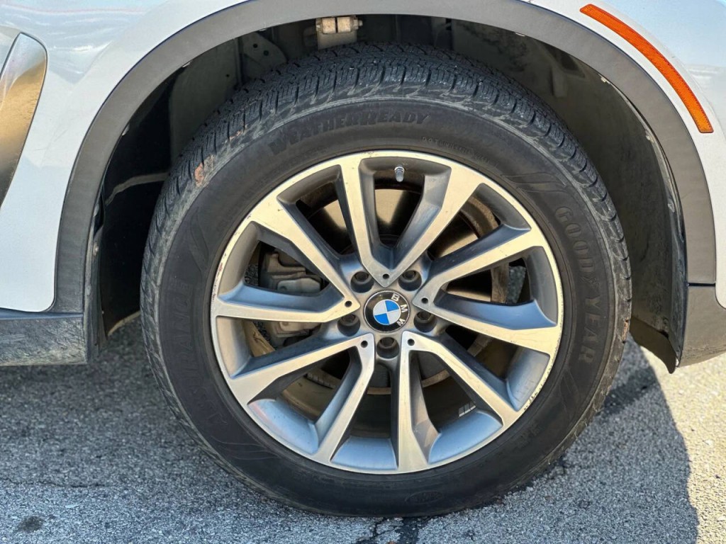 2015 BMW X6 Image 25