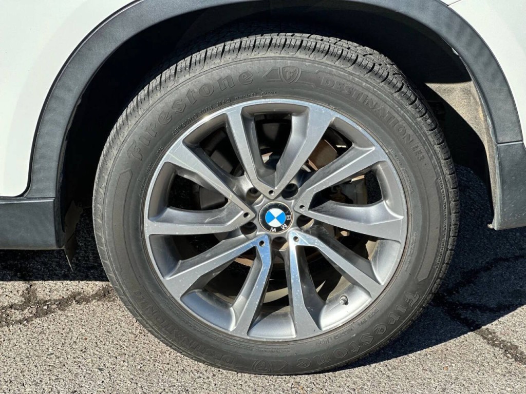 2015 BMW X6 Image 26