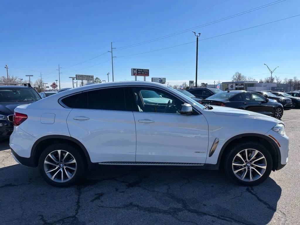 2015 BMW X6 Image 30