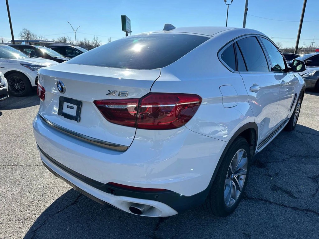 2015 BMW X6 Image 31